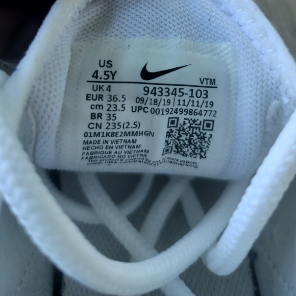 Women's Nike Air Max 270 Triple White - Picture 9 of 16